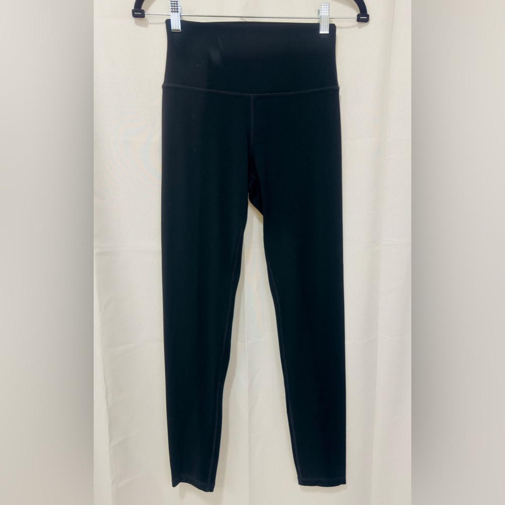 Quince Black Ultra-Form High-Rise Legging / Low Compression Inseam 25” MediumNWT - Picture 6 of 11